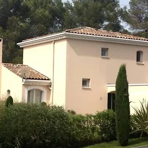 https://villa-royal-mougins-golf-club.fr-provencehotel.com